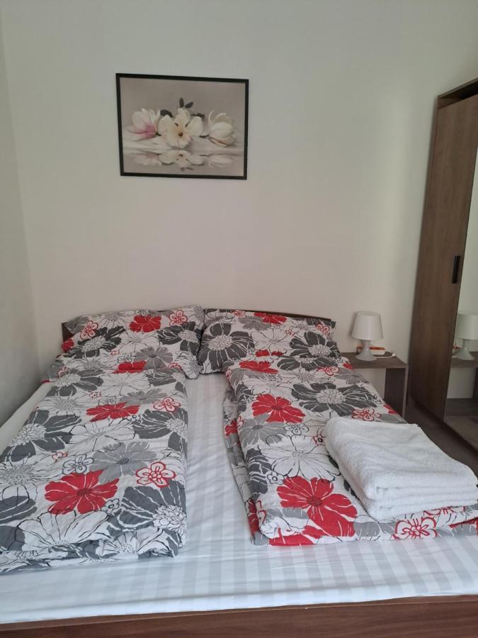 Nha Nghi Cho Cap Doi Va Gia Dinh Apartment Prague Bilik gambar