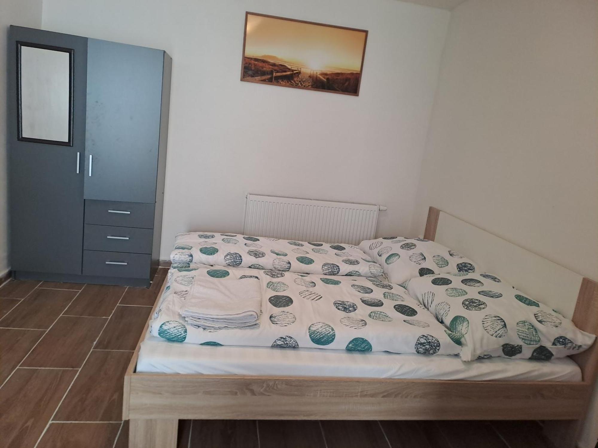 Nha Nghi Cho Cap Doi Va Gia Dinh Apartment Prague Luaran gambar
